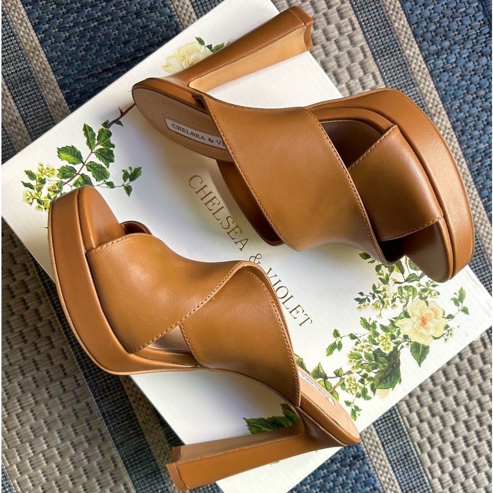 NWT Chelsea &  Violet Honey High Heel Sandals Criss Cross Size 6.5 Leather